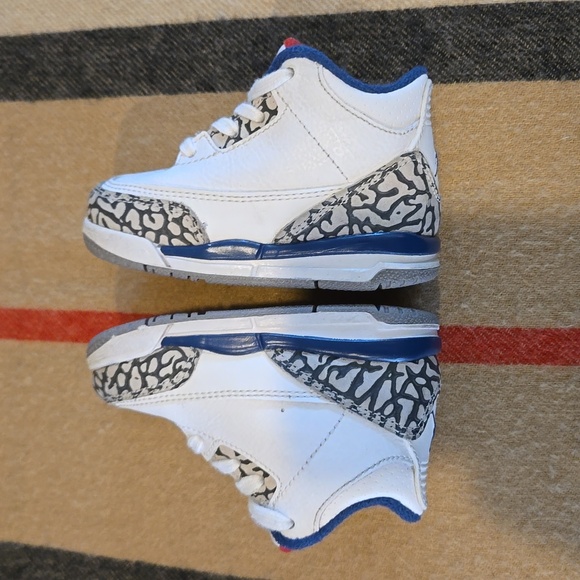 Jordan 3 Retro ‘True Blue’ 2016 (GS) Size 4C - Picture 7 of 8